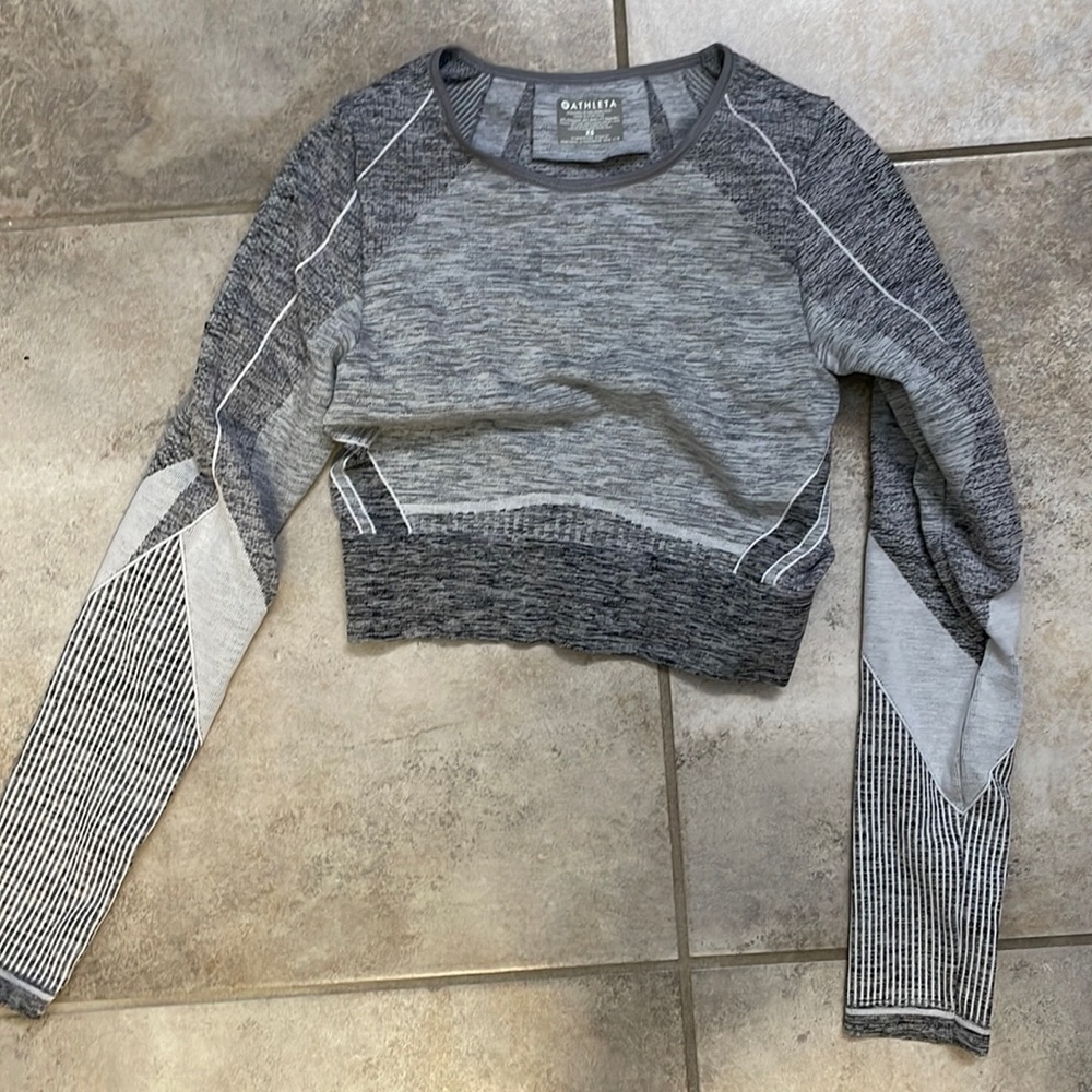 Athleta cropped long sleeve